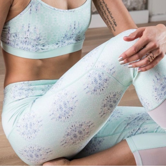 CALIA Mint Patterned capri Leggings - Picture 7 of 7